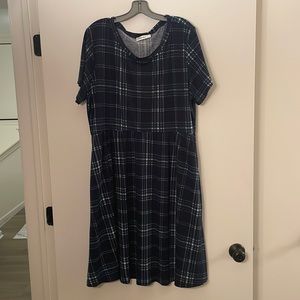 Short sleeve dress